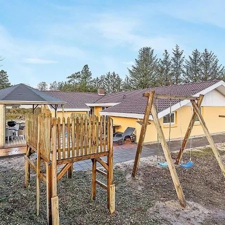 Five-bedroom Holiday In Blavand 26 *