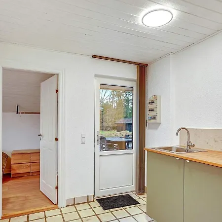 Five-bedroom Holiday In Blavand 26